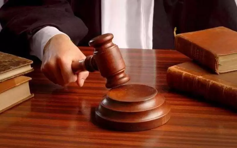 السجن 7 سنوات لشخص زور إذن
