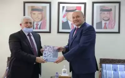 العودات يتسلم تقرير حالة حقوق الإنسان
