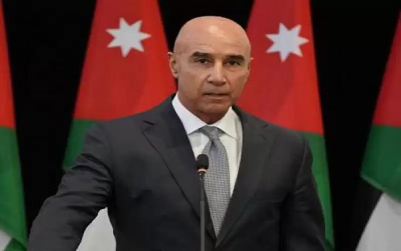الخصاونة يفوض صلاحيات للوزير عمرو