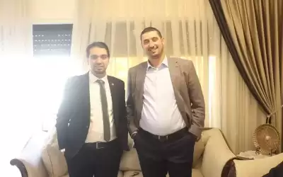 الكاتب زريقات يهنئ الخصاونة بفوزه في