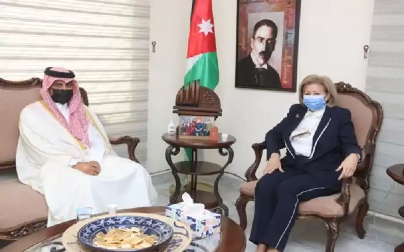 النجار وسفير قطر يدعوان لتعميق العلاقات
