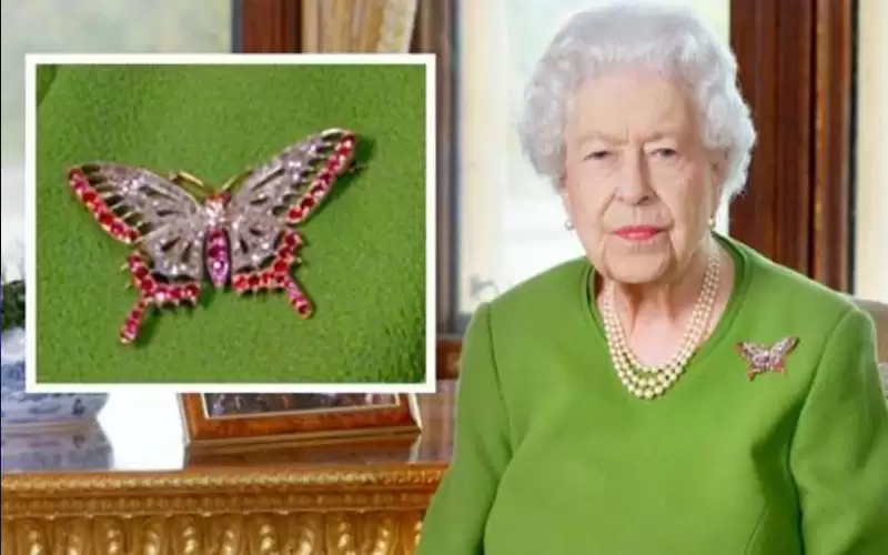 الملكة إليزابيث تكرم زوجها الراحل بشكل