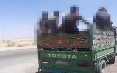 ضبط سائق (ديانا) بداخلها 11 طفلا