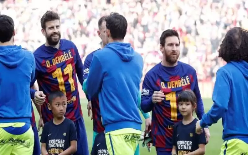 ميسي بألم: أقرب أصدقائي في برشلونة