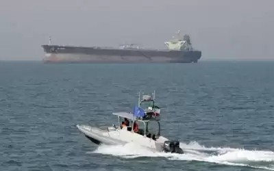 الحرس الثوري الإيراني يحتجز ناقلة نفط