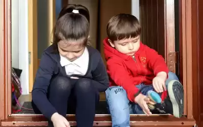 مدرسة تطلب من الطلاب الذكور ارتداء