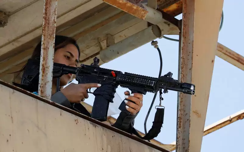 إسرائيل: اعتقال شخصين اجتازا الحدود من