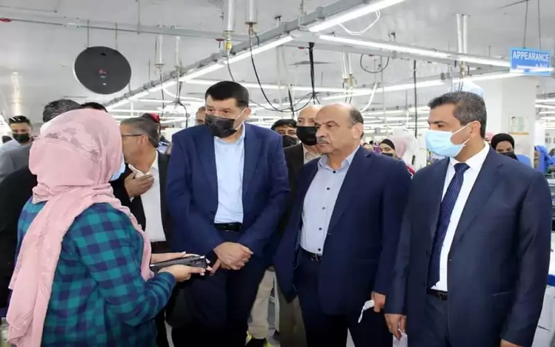 وزير العمل يبحث استحداث فرص عمل