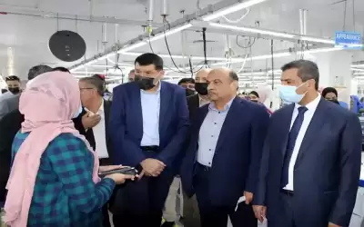 وزير العمل يبحث استحداث فرص عمل
