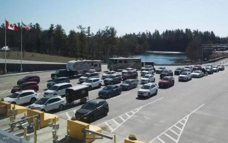 إعادة فتح الحدود البرية الأميركية أمام