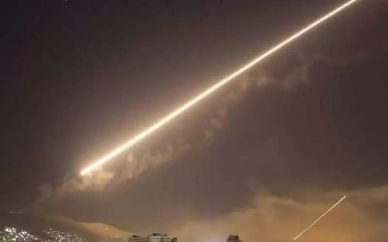 إصابة جنديين سوريين في قصف إسرائيلي