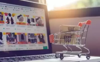 الصناعة والتجارة تنبه المستهلكين عند الشراء