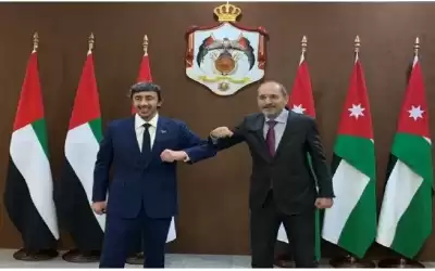 الصفدي وبن زايد يبحثان تطوير العلاقات