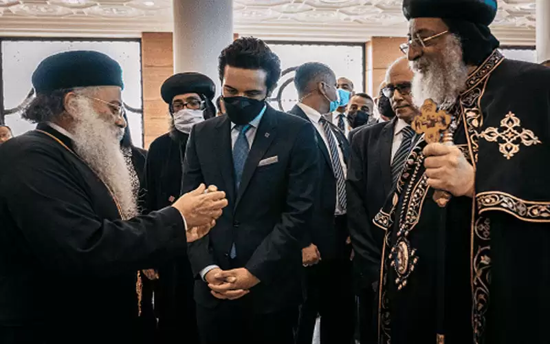 ولي العهد يلتقي بابا الإسكندرية