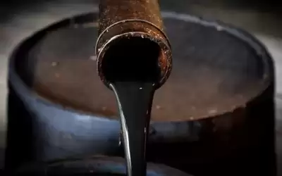 تراجع شديد لأسعار النفط عند التسوية