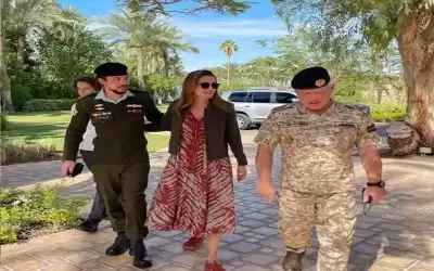 الملكة لولي العهد: يا محلى النجوم