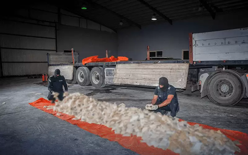 السعودية تحبط تهريب مخدرات قادمة من