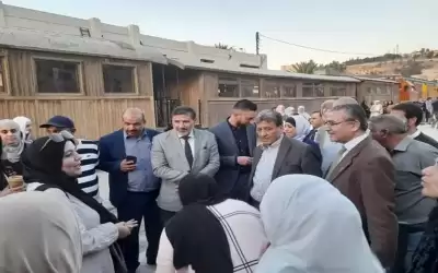 عزايزة يتفقد سير العمل بمؤسسة الخط