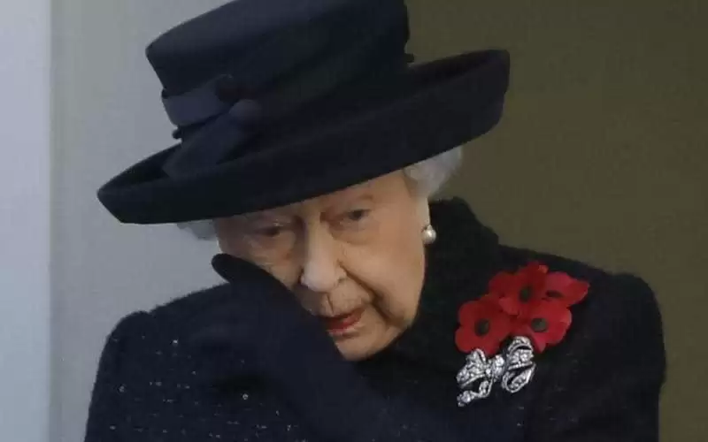 قلق بشأن صحة ملكة بريطانيا.. غياب