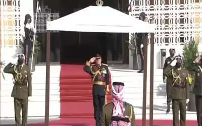 الملك يصل إلى مجلس الأمة لافتتاح