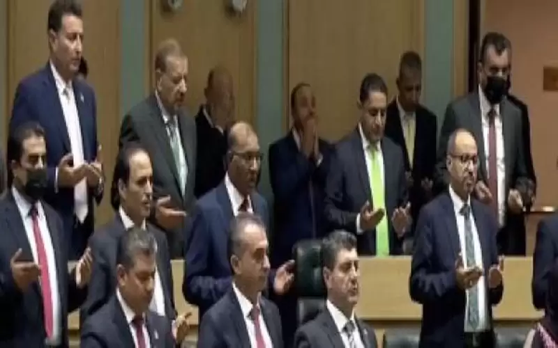 النواب يقرؤون الفاتحة على ارواح أبو