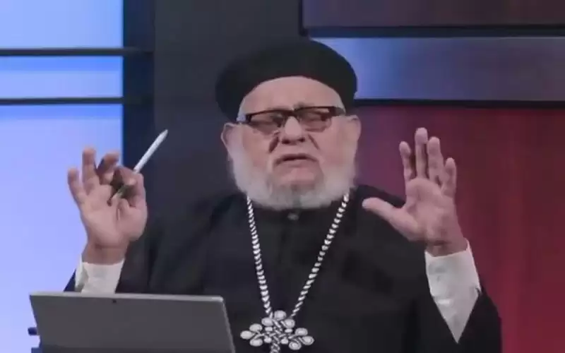 ملاحقة قضائية للقس زكريا بطرس