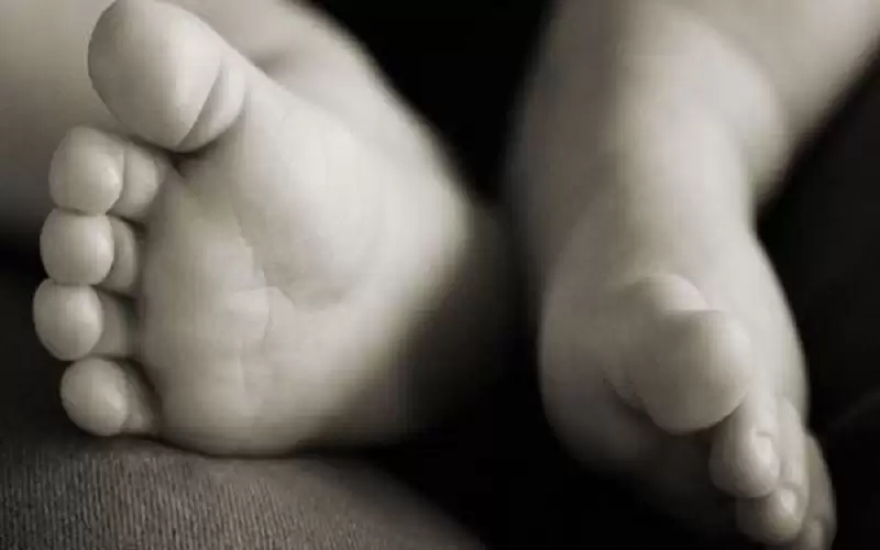 مصرية تعرض رضيعتها للبيع على فيسبوك