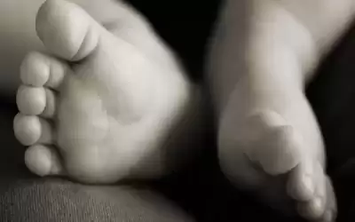 مصرية تعرض رضيعتها للبيع على فيسبوك