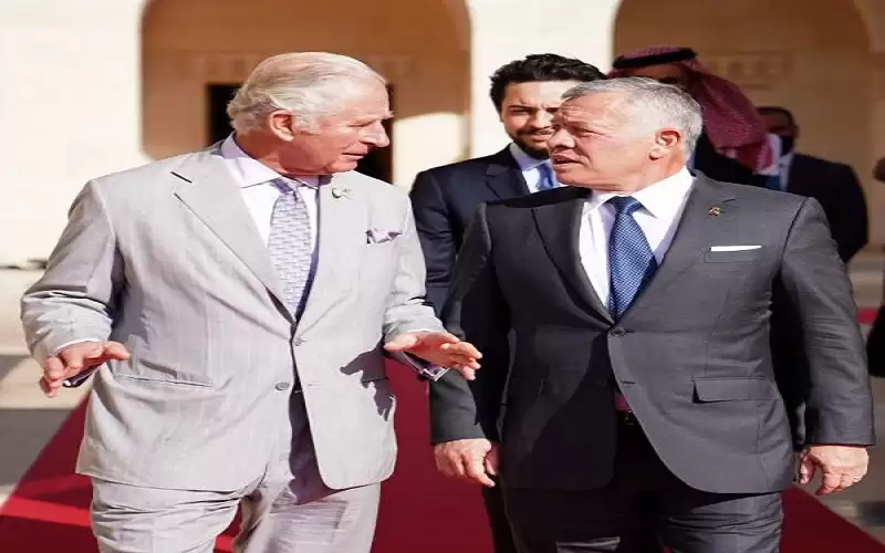 الملك مرحبا بأمير ويلز ودوقة كورنوال: