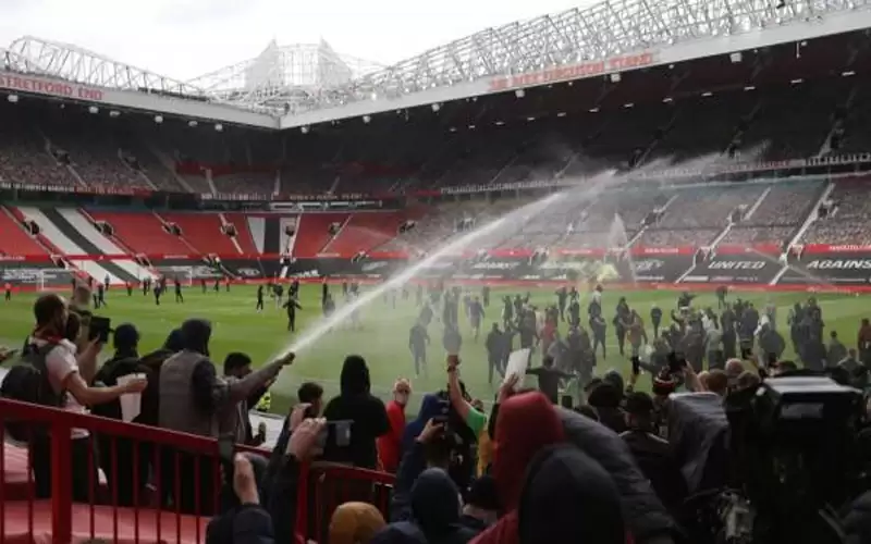 اعتقال 10 مشجعين إثر شغب تسبب