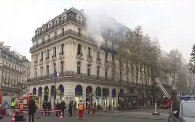 حريق قرب ميدان الأوبرا وسط العاصمة