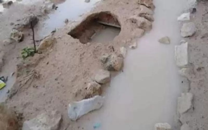 الأمطار تغرق محافظة مصرية وتجرف جثث