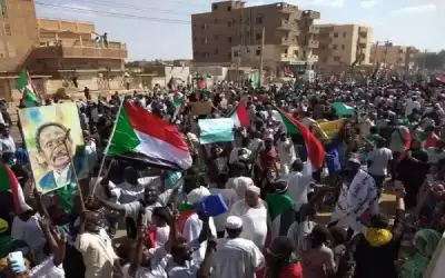 إطلاق غاز مسيل للدموع على محتجين