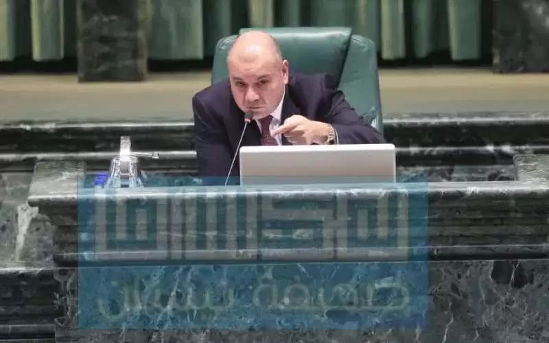 العودات رئيسا للجنة القانونية بالتزكية والذنيبات