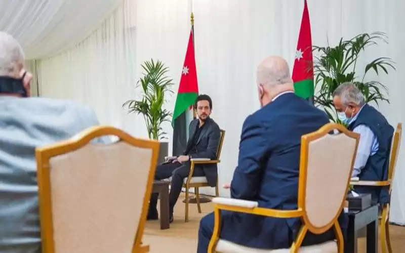 ولي العهد يلتقي وجهاء من العقبة: