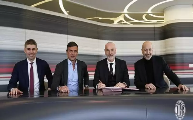 ميلان يجدد عقد مدربه حتى 2023