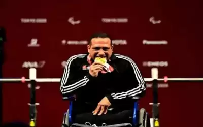 قرادة يتوج بذهبية بطولة العالم لرفع