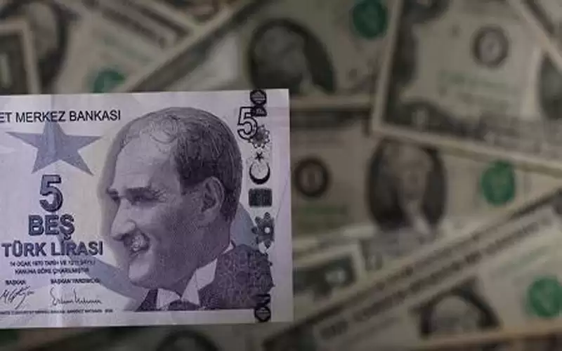 الليرة التركية تسجل تراجعا قياسيا