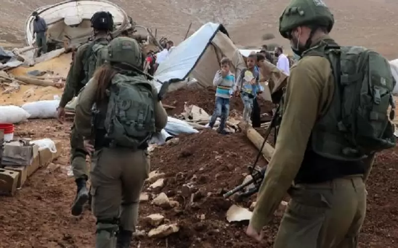 الاحتلال يقتحم خربة الراس الأحمر ويستولي