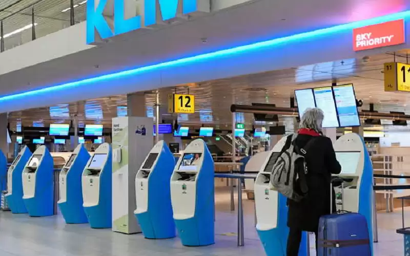 قصة طائرتين ساهتما في نشر أوميكرون