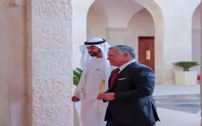 الملك يهنئ الشيخ محمد بن زايد