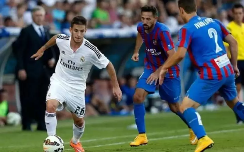 3 أندية سعودية تتسابق لضم لاعب