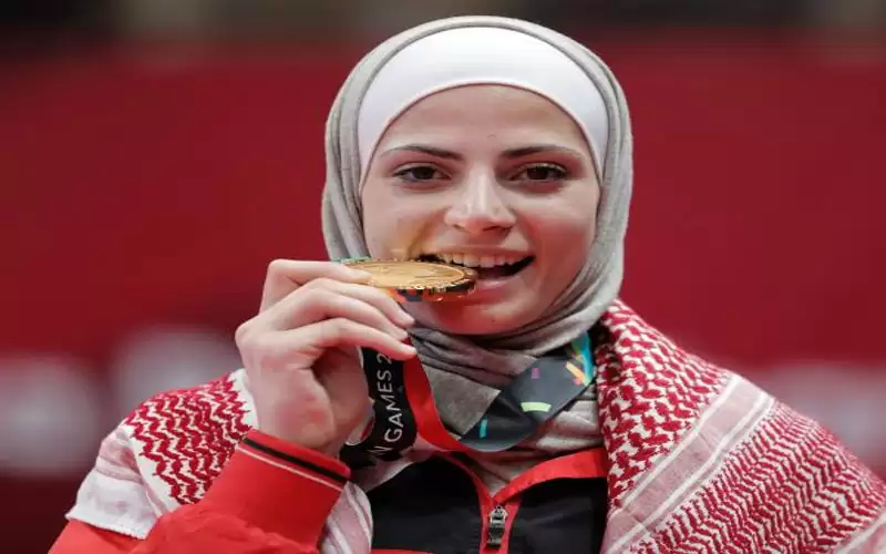 لاعبة التايكواندو الأردنية جوليانا الصادق بالمركز