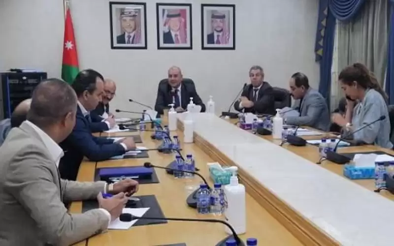 العودات: سنستمع للمختصين بالدستور ونتعامل وفق