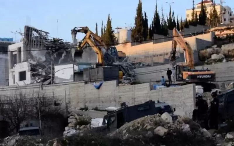 الاحتلال يهدم 13 منشأة جنوب الخليل