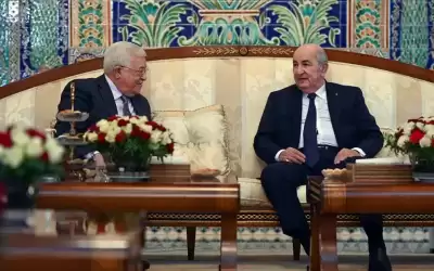 الجزائر تقدم 100 مليون دولار للسلطة