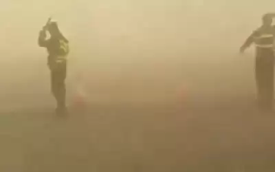 اغلاق على الطريق الصحراوي بسبب الغبار