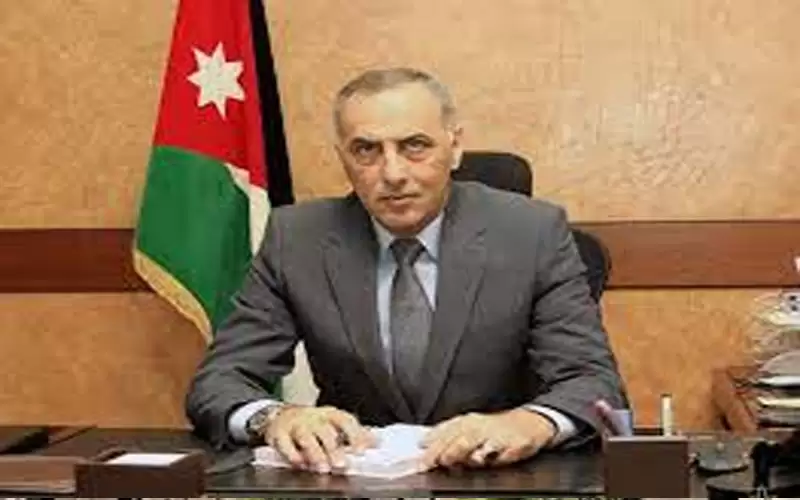 العدوان: انهيار جزئي بمبنى في الوحدات