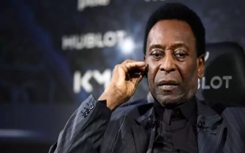 بيليه يعود إلى المستشفى مجددا