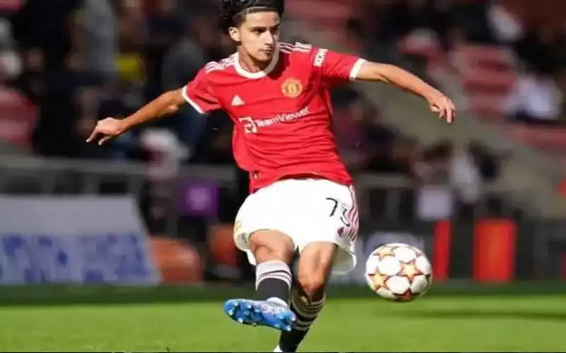 عراقي في تشكيلة مانشستر يونايتد بدوري